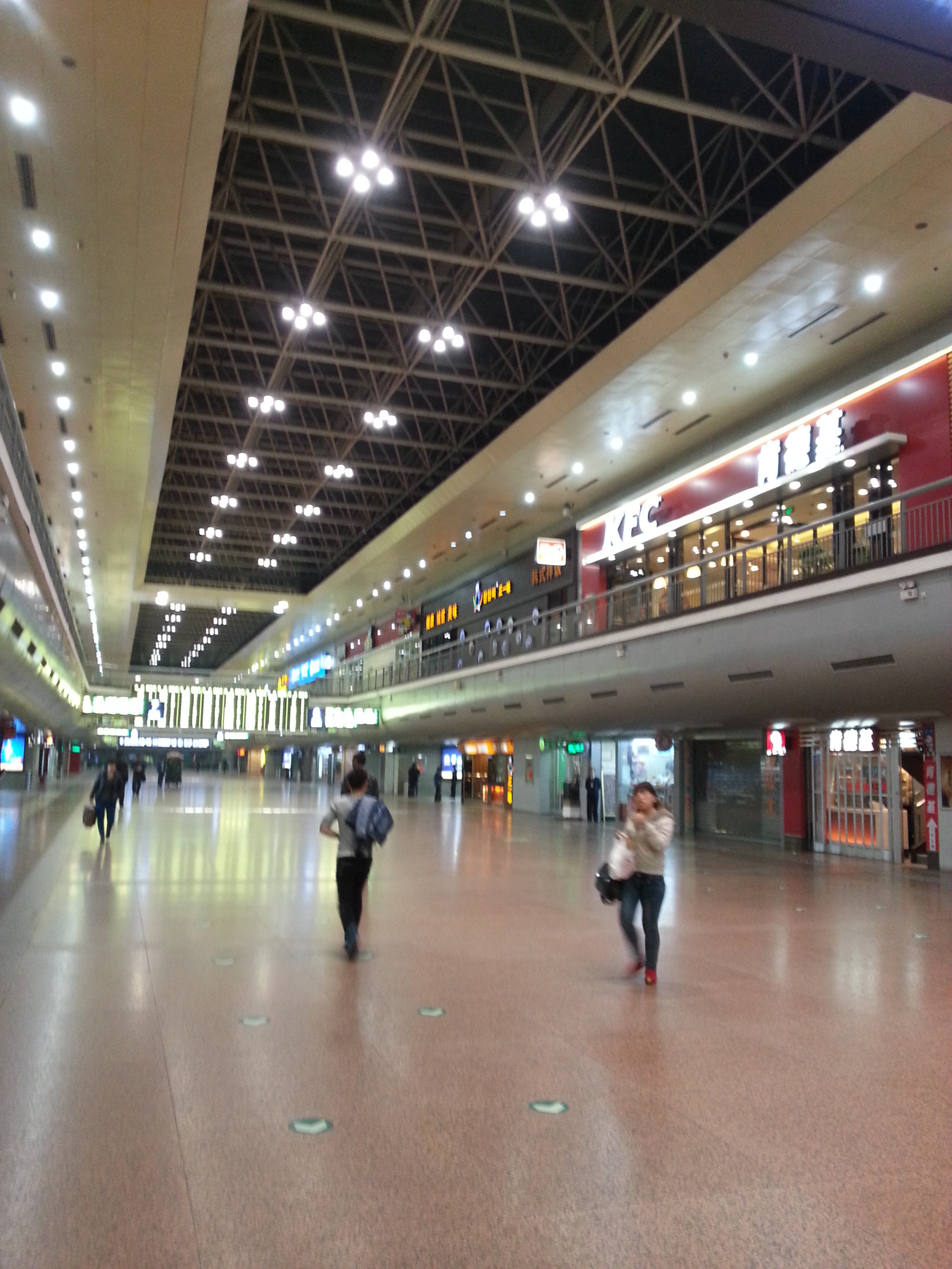 夜深人静的北京西站