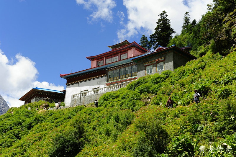 波密嘎隆寺