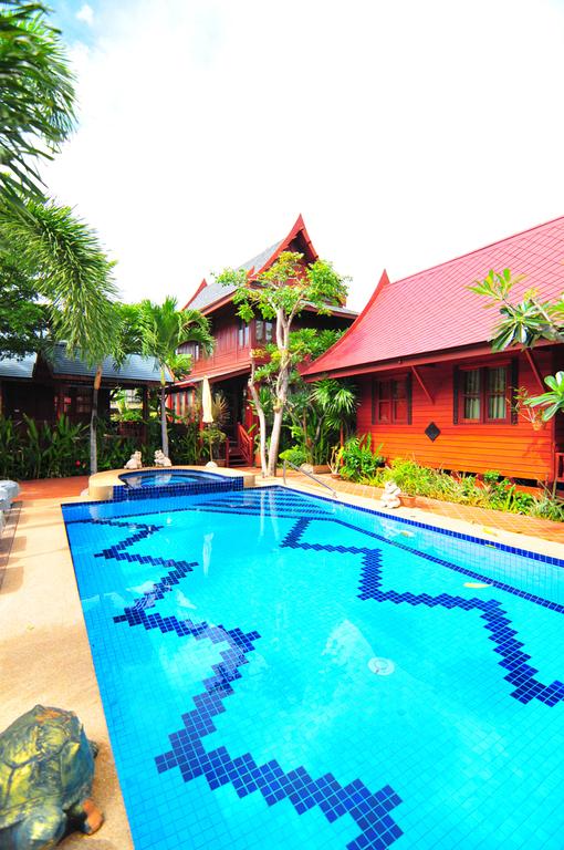 卢恩卡诺克泰屋度假酒店 Ruenkanok Thaihouse Resort