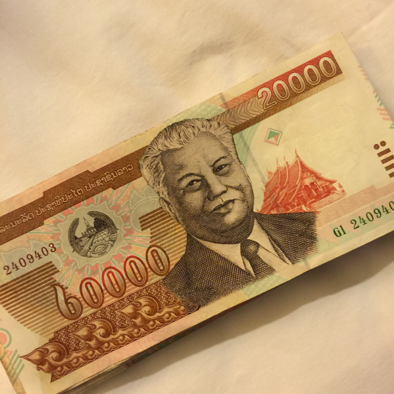 真正需要注意的是,老挝的钱币上会印老挝数字和阿拉伯数字