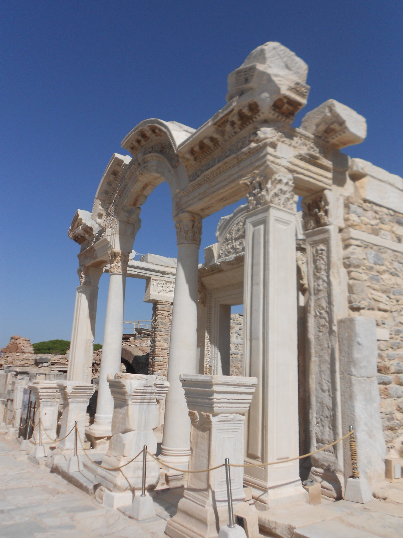 圣母玛利亚小屋圣母玛利亚小屋圣母玛利亚小屋后来我们自己去了爱情海