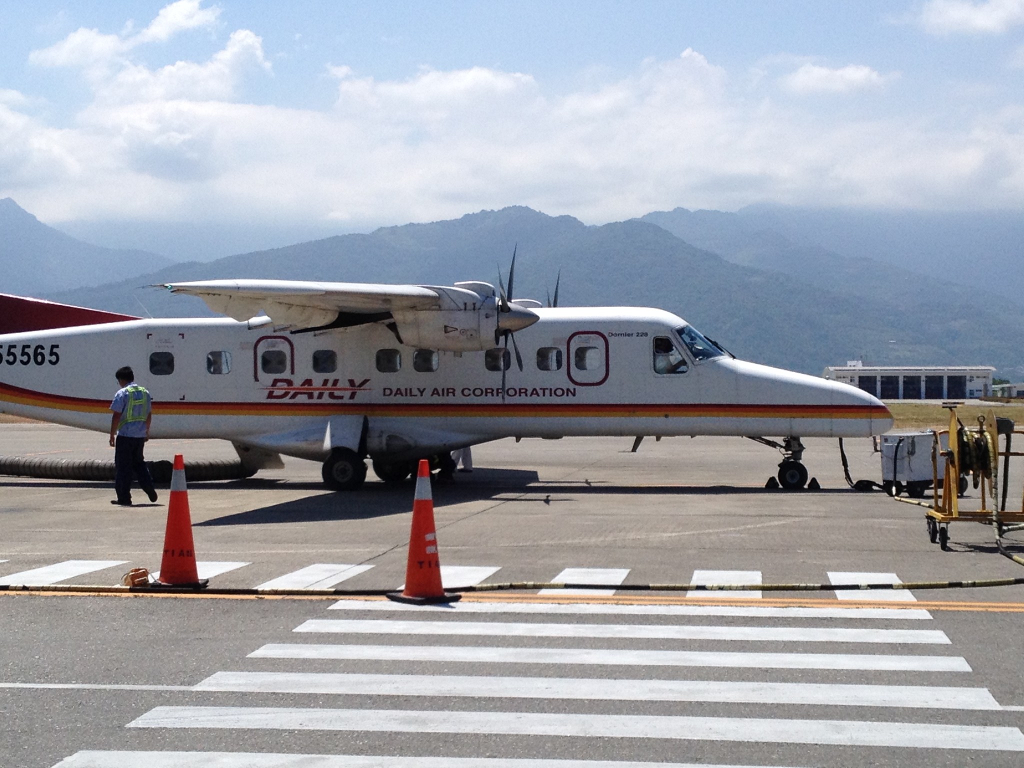 兰屿  在哪里,地图告诉你台东  机场很小,但很有特色约好计程车带我们