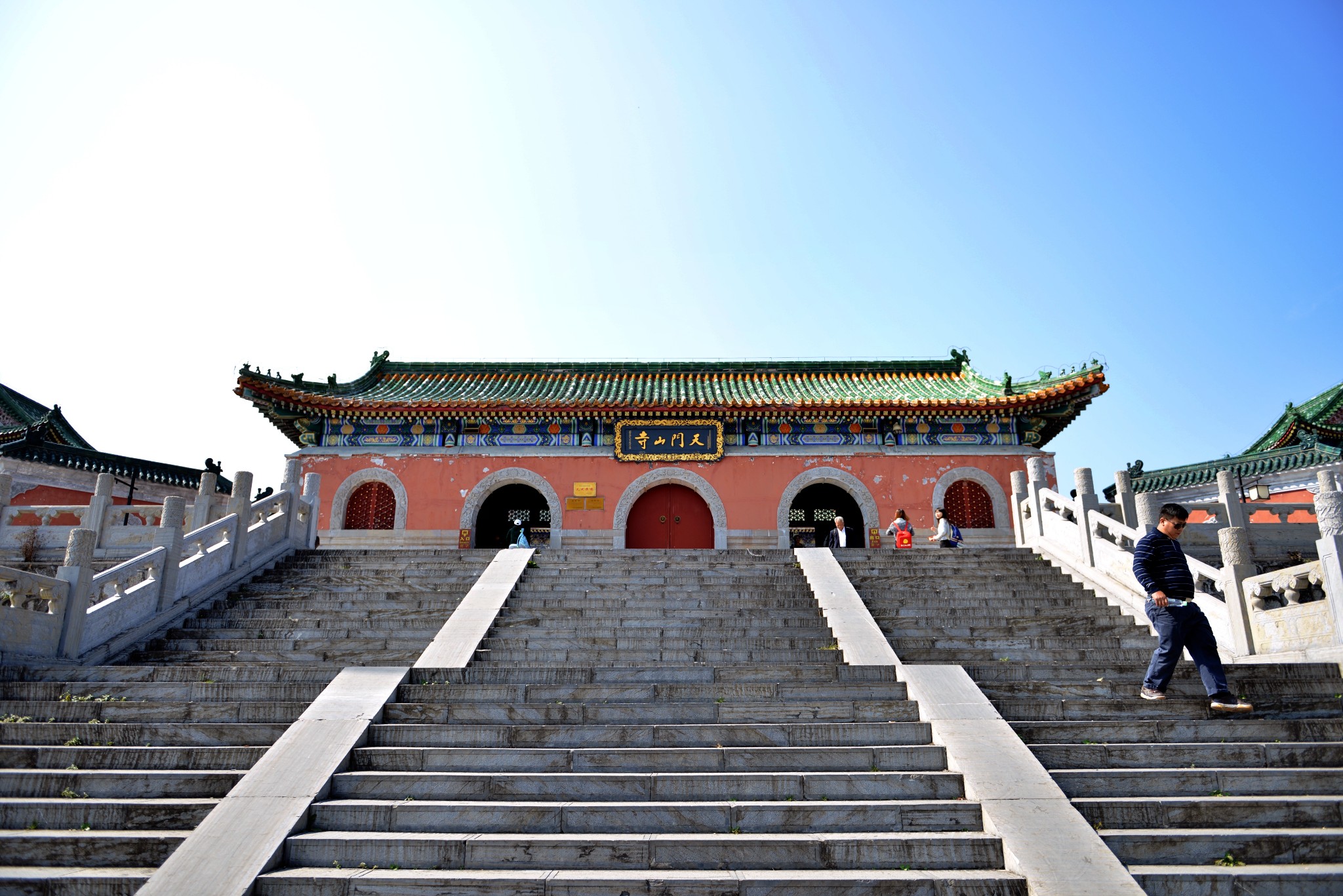 路线为:凌霄台,玻璃栈道,倚虹关,鬼谷栈道,天生桥,观鬼谷洞,求儿洞