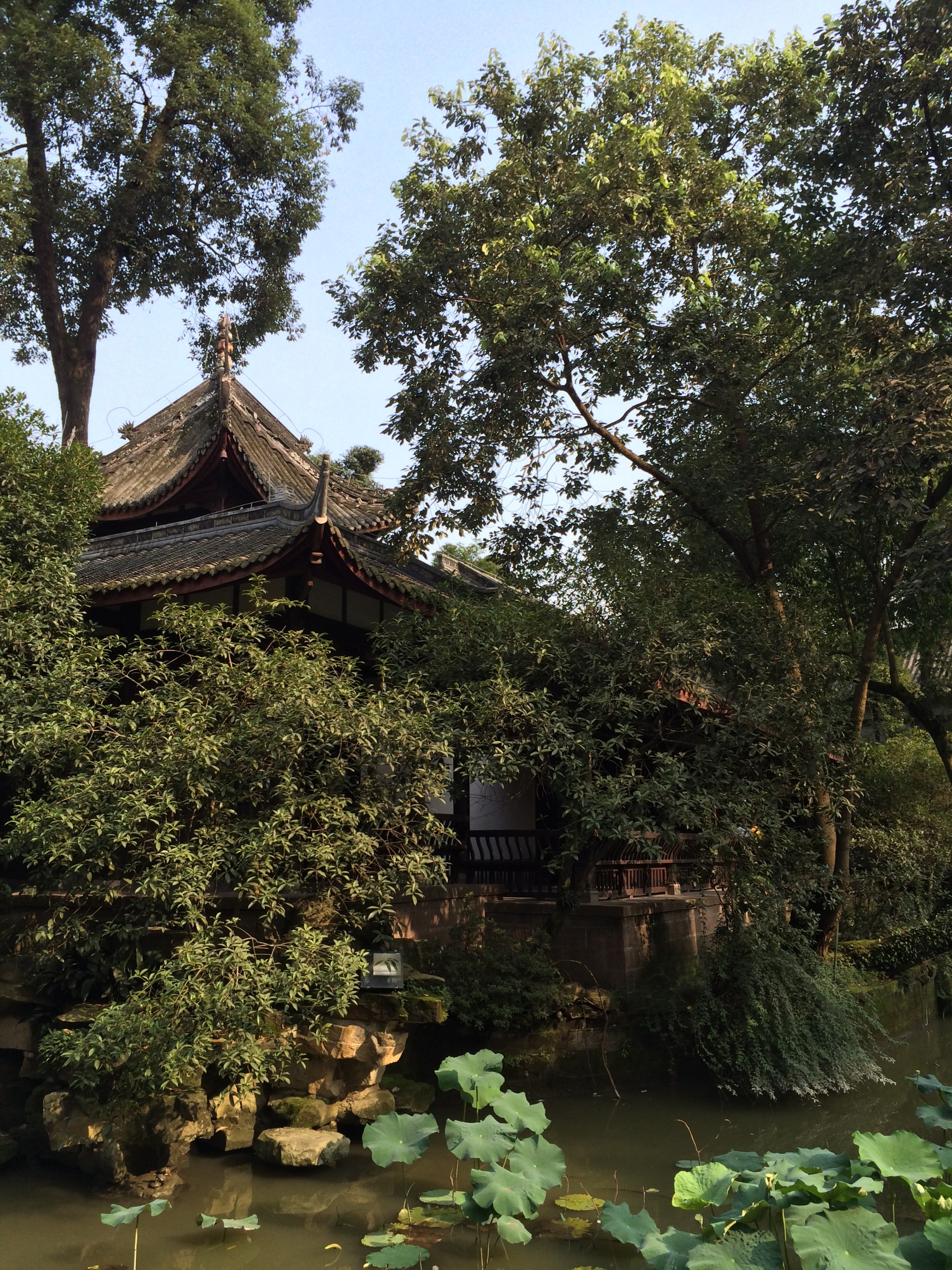 园内一景:罗汉松:假山:义重桃园  :诸葛亮:张飞:关羽:刘备:武侯祠牌