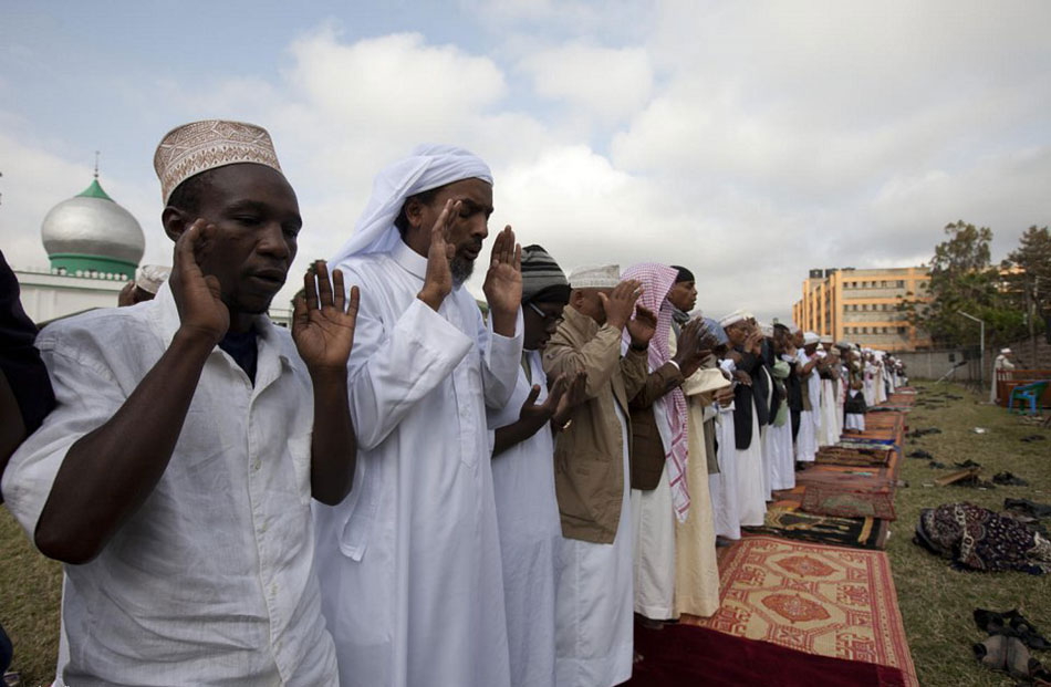 震撼!世界各地穆斯林做开斋节礼拜-自助游攻略-蚂蜂窝旅游指南