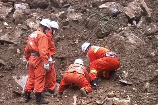 云南福贡山体滑坡致5人遇难，当地发布矿区作业人员紧急撤离通知