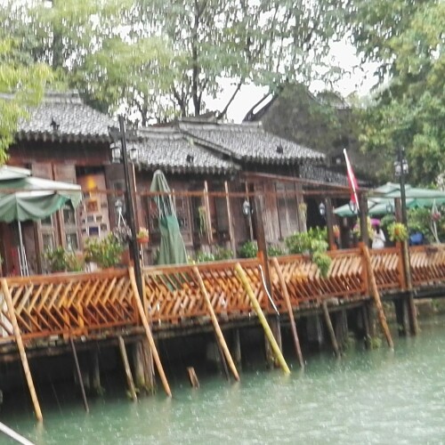凝淚