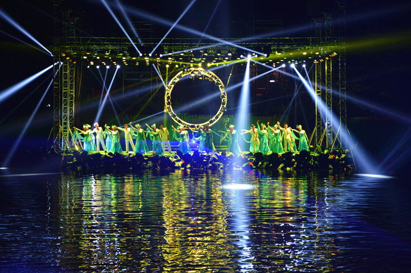 拍的龙门崮水上演出《舞韵龙门》的一些照片