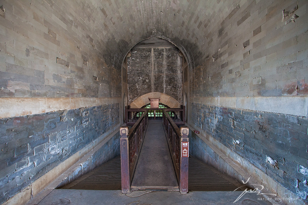 菩陀峪定东陵地宫菩陀峪定东陵如果你恰好来此,目睹了康熙帝带领文武
