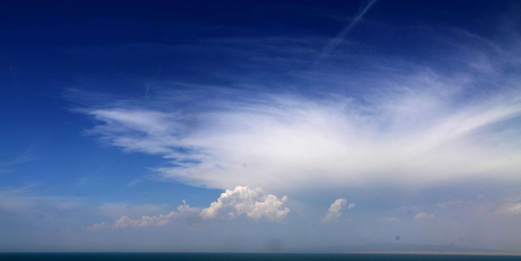 wKgBpVXEevCAX2k5AAN-zt7AZRQ74.jpeg?imageView2%2F2%2Fw%2F680%2Fq%2F90