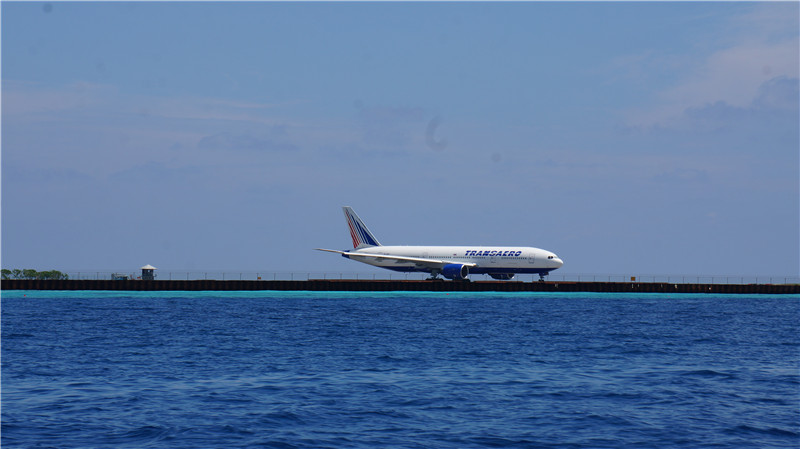 富施和菲哈后享受阳光、沙滩、美景、比基尼。