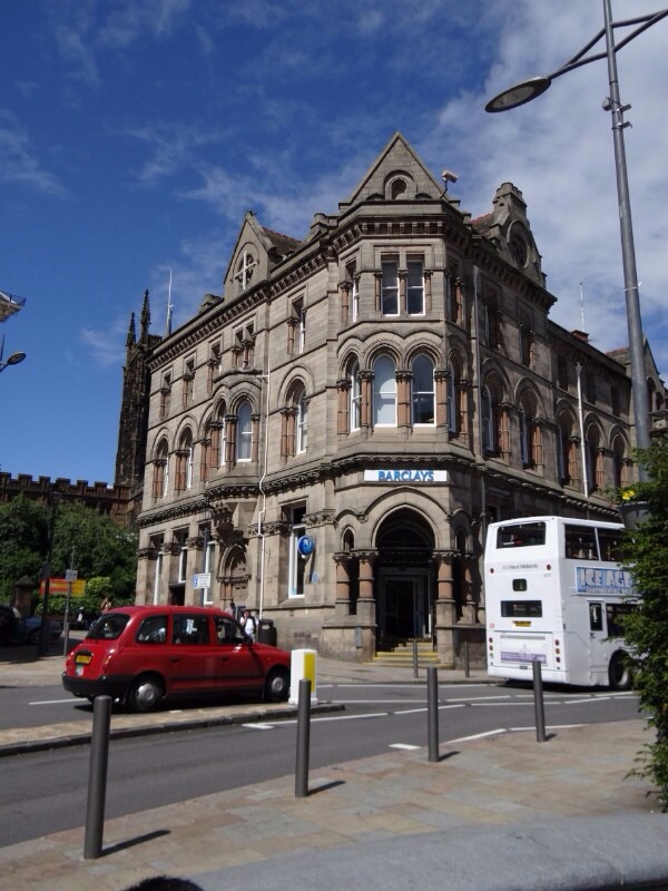 英国时间:2012/7/12上午7:39   胡弗汉顿到达英国的第二天,总算是安顿