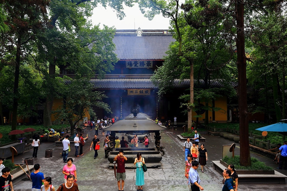 來到靈隱寺,不帶走風景,不帶走香火,帶走的是永遠迴旋在心中的聲聲