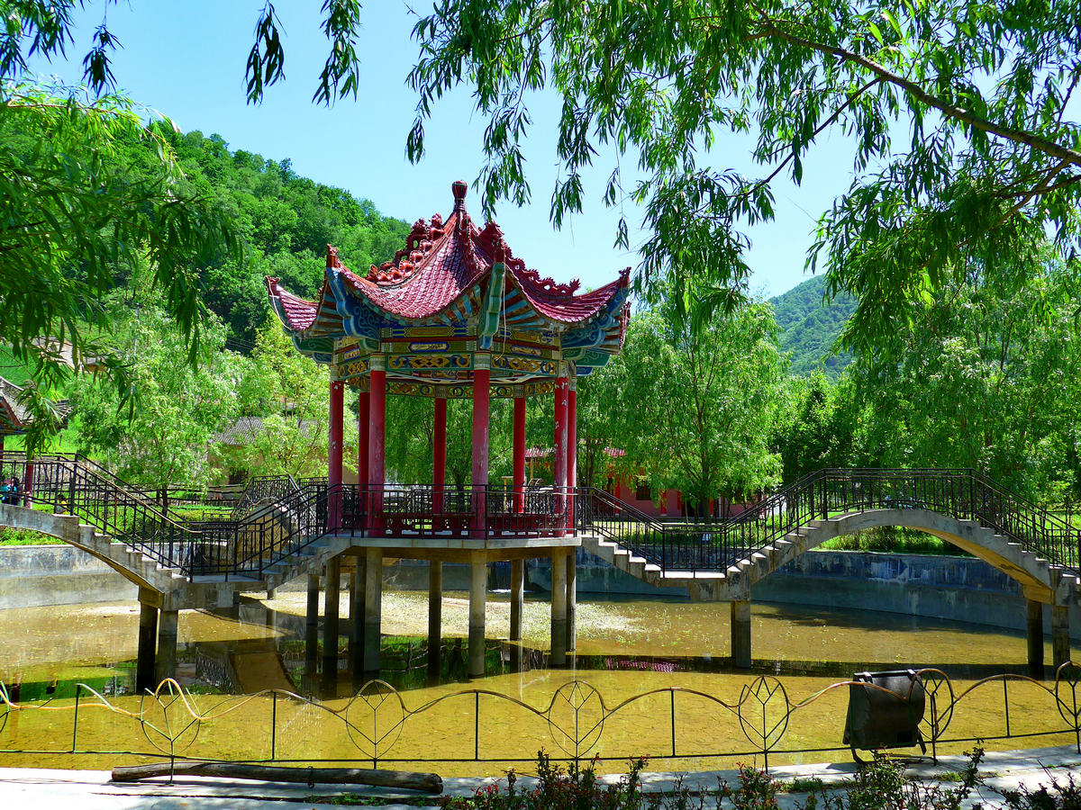 陕西陇县秋菊山庄原始森林