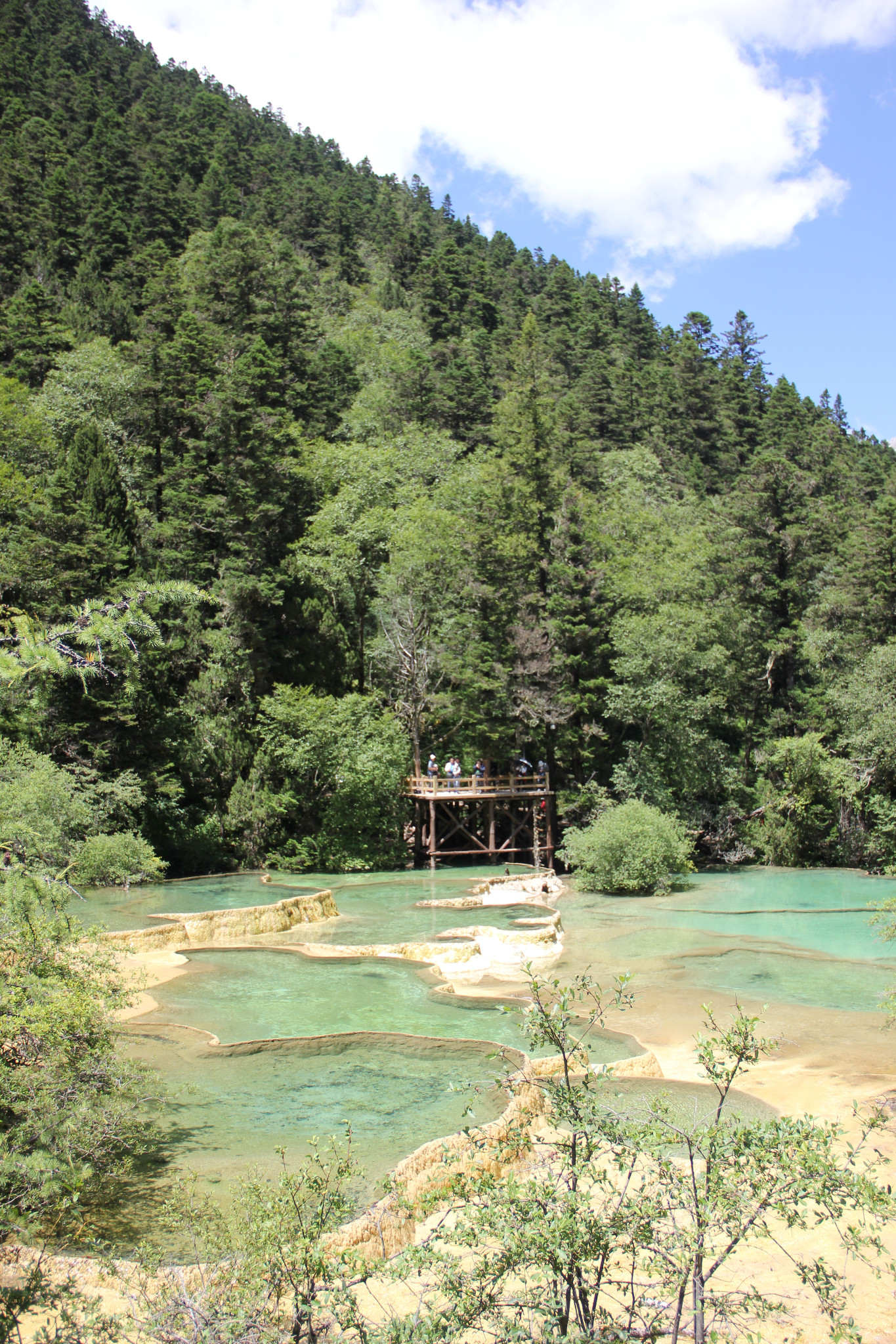 黄龙旅游攻略自助游(黄龙旅游景点门票价格)（黄龙景区的景点名称）(图1)