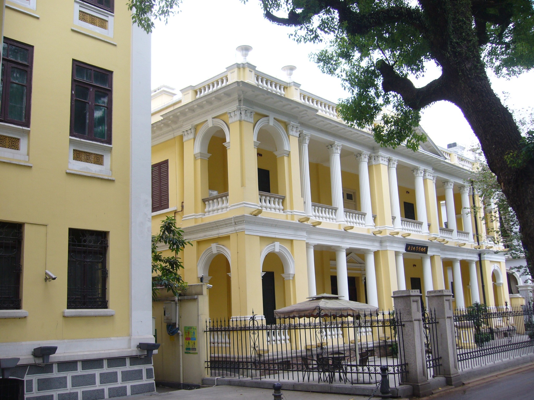 (【沙面南街沙面一街夾角東北,廣東外事博物館】1890法國東方匯理銀行