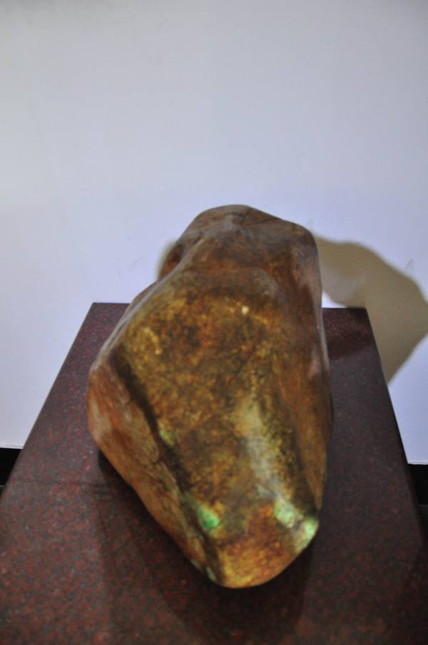 在房间里休息到2点半,然后乘2路车到火车站,下午3点30分k1450次列车