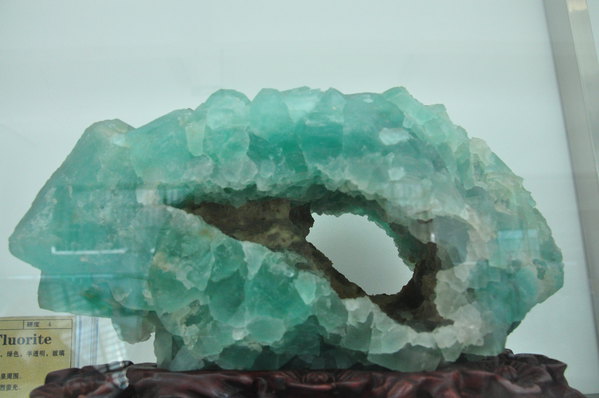 在房间里休息到2点半,然后乘2路车到火车站,下午3点30分k1450次列车