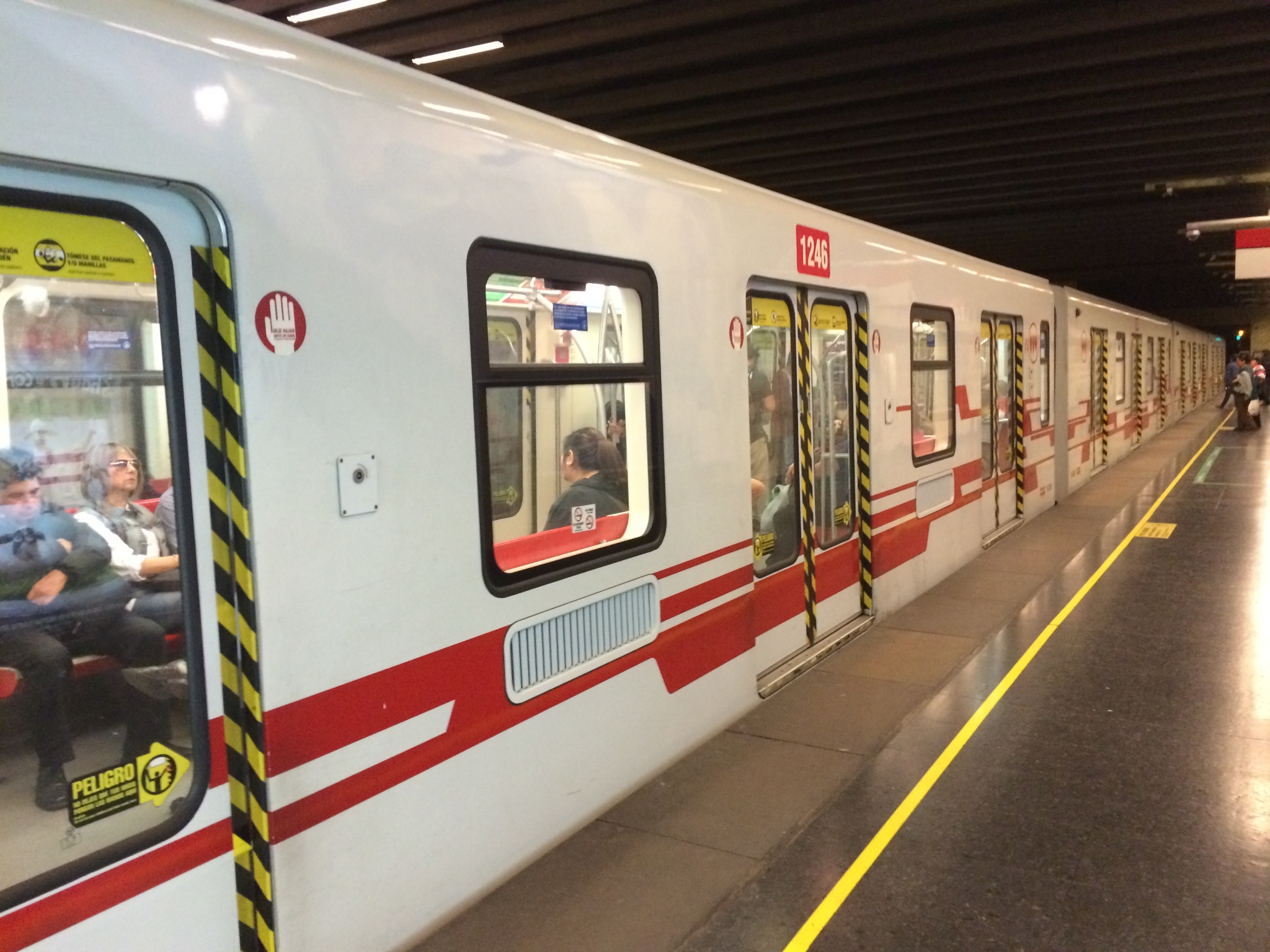 智利国首都圣地亚哥边玩边吃