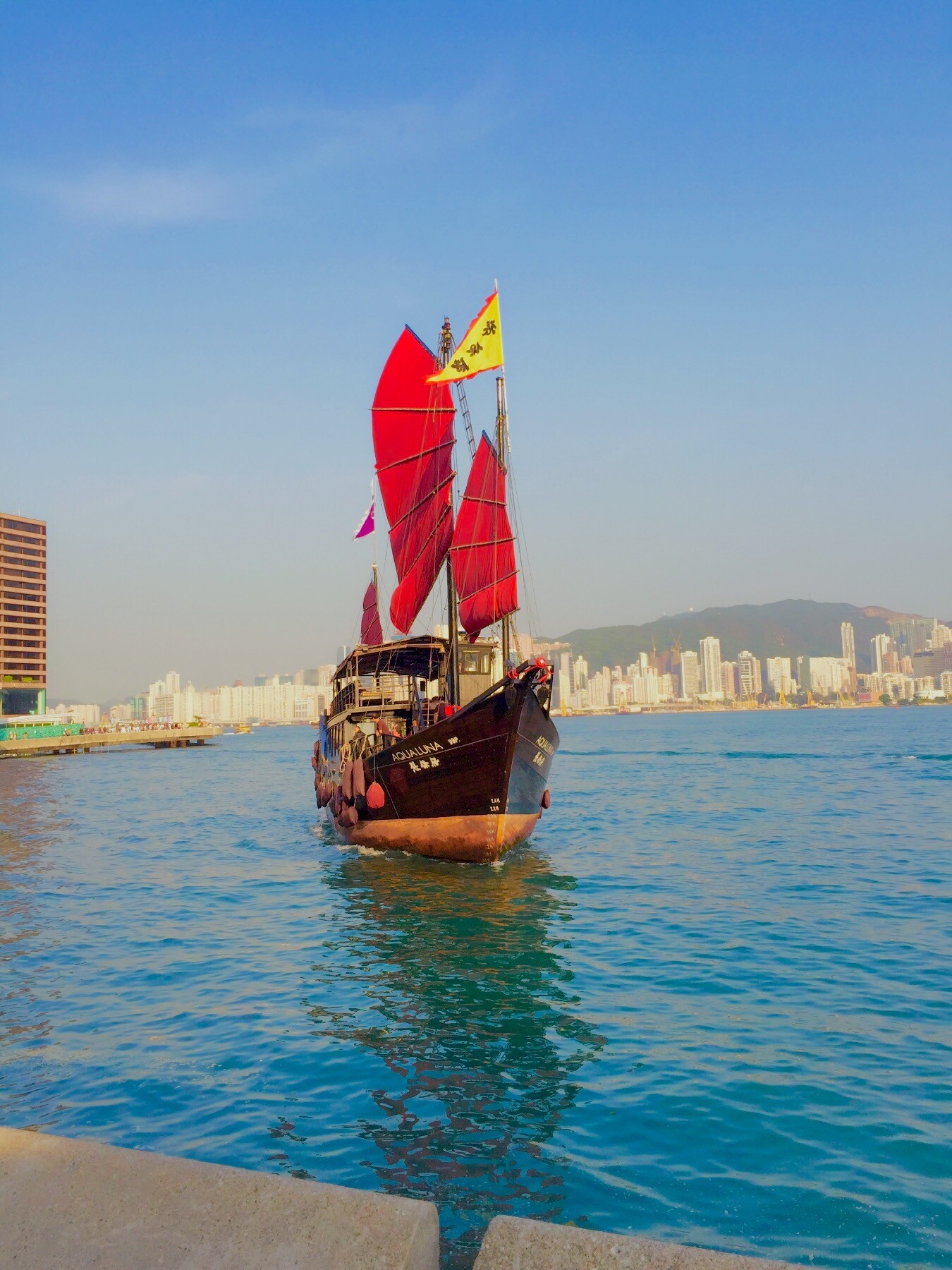 花样游记大赛张保仔号帆船aqua无敌全海景餐厅与王小姐2天1晚香港自由