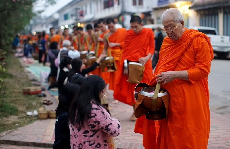 历史悠久,在东南亚小乘佛教国家是很普遍的,但是由于琅勃拉邦古城区是