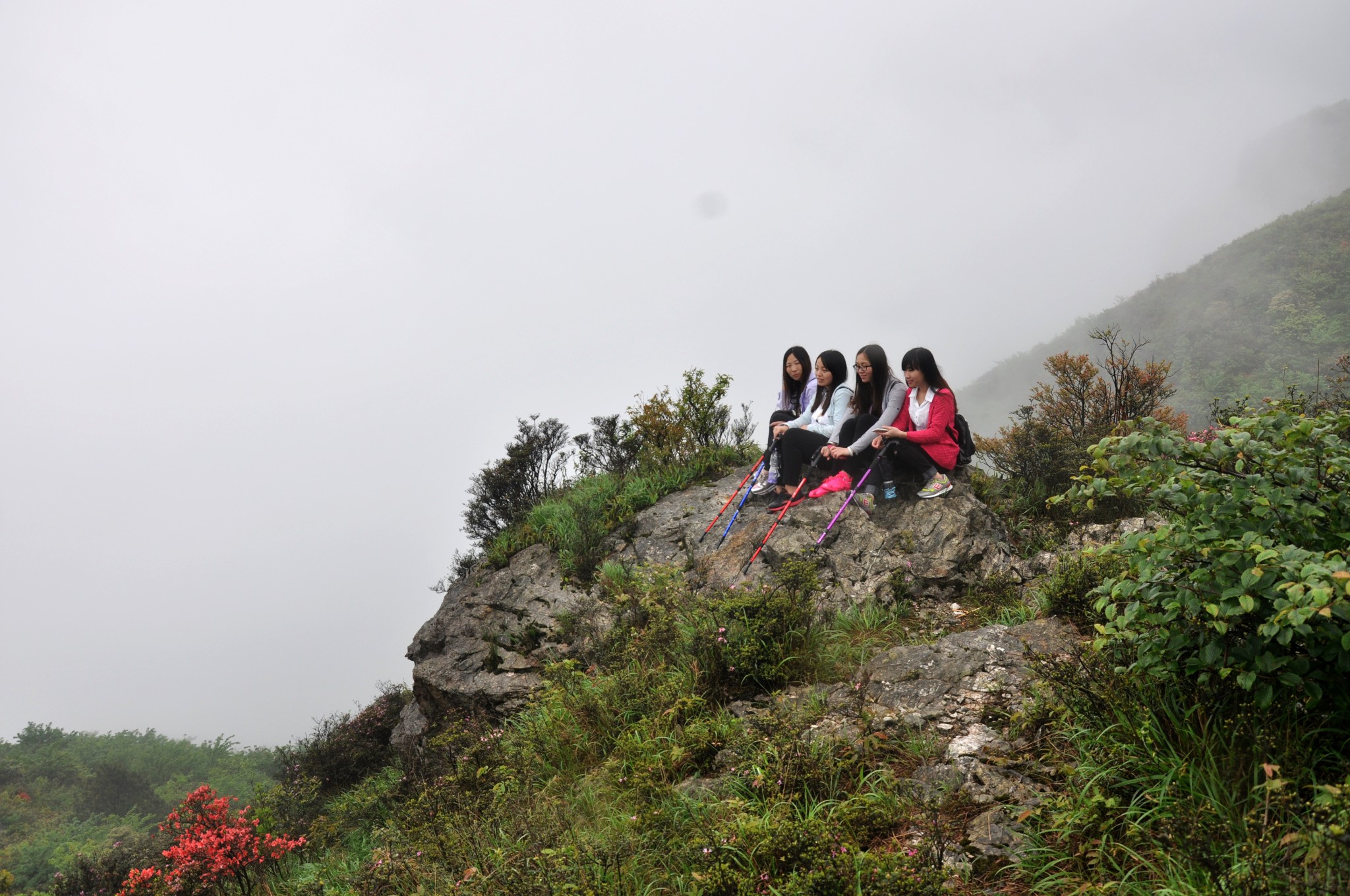 韶关枫湾黎壁石风雨同行