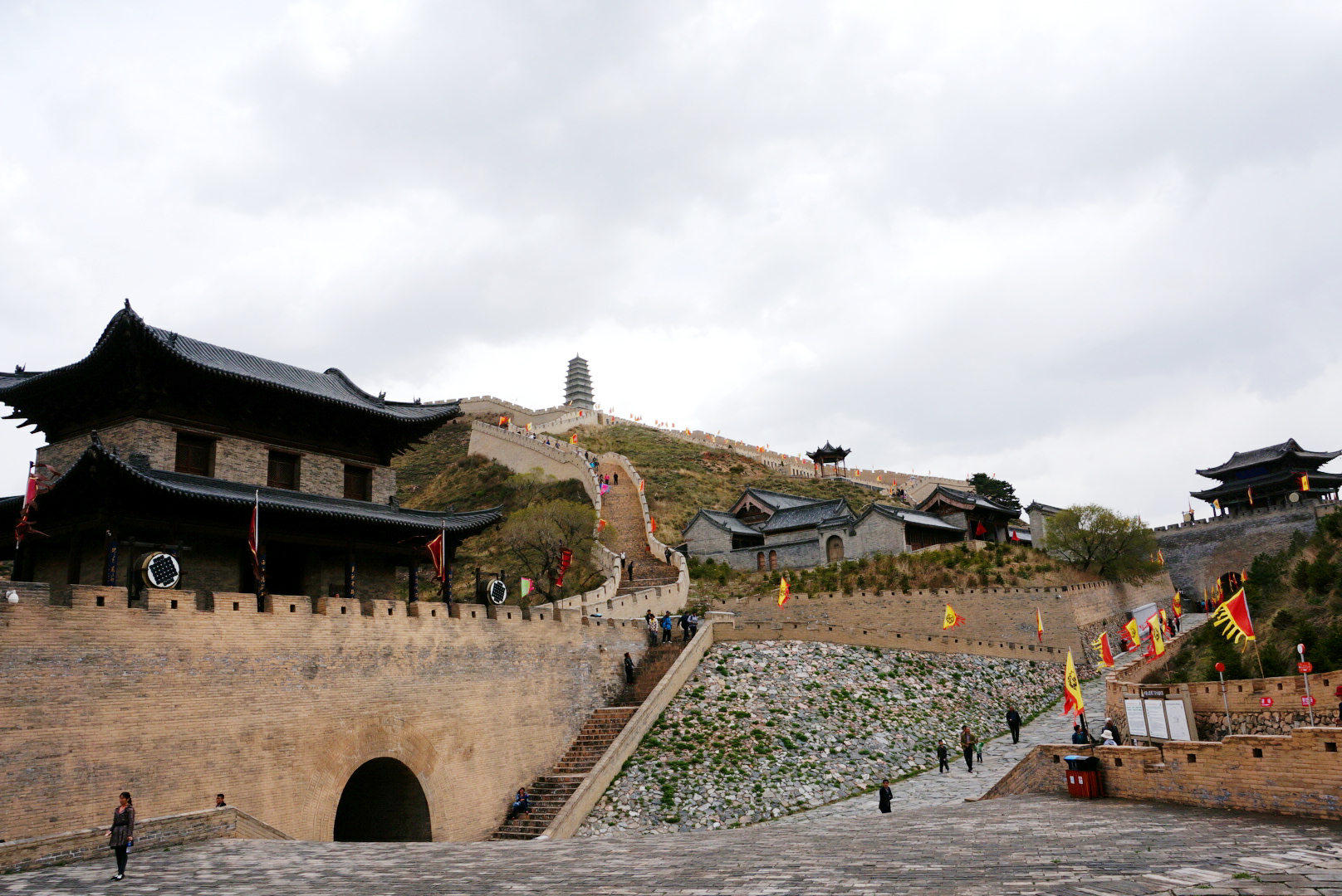 山西當地包車2日遊(雲岡石窟/雁門關/懸空寺/應縣木塔/14座九龍商務車