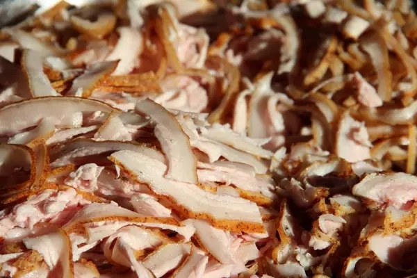 大理白族的生皮