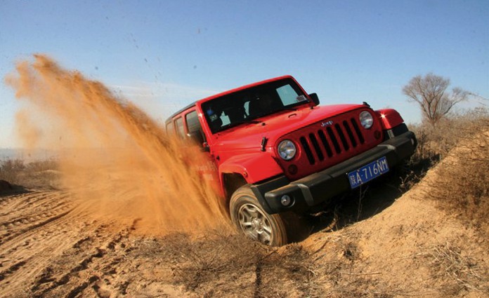 带着jeep牧马人-撒哈拉去土地撒欢!