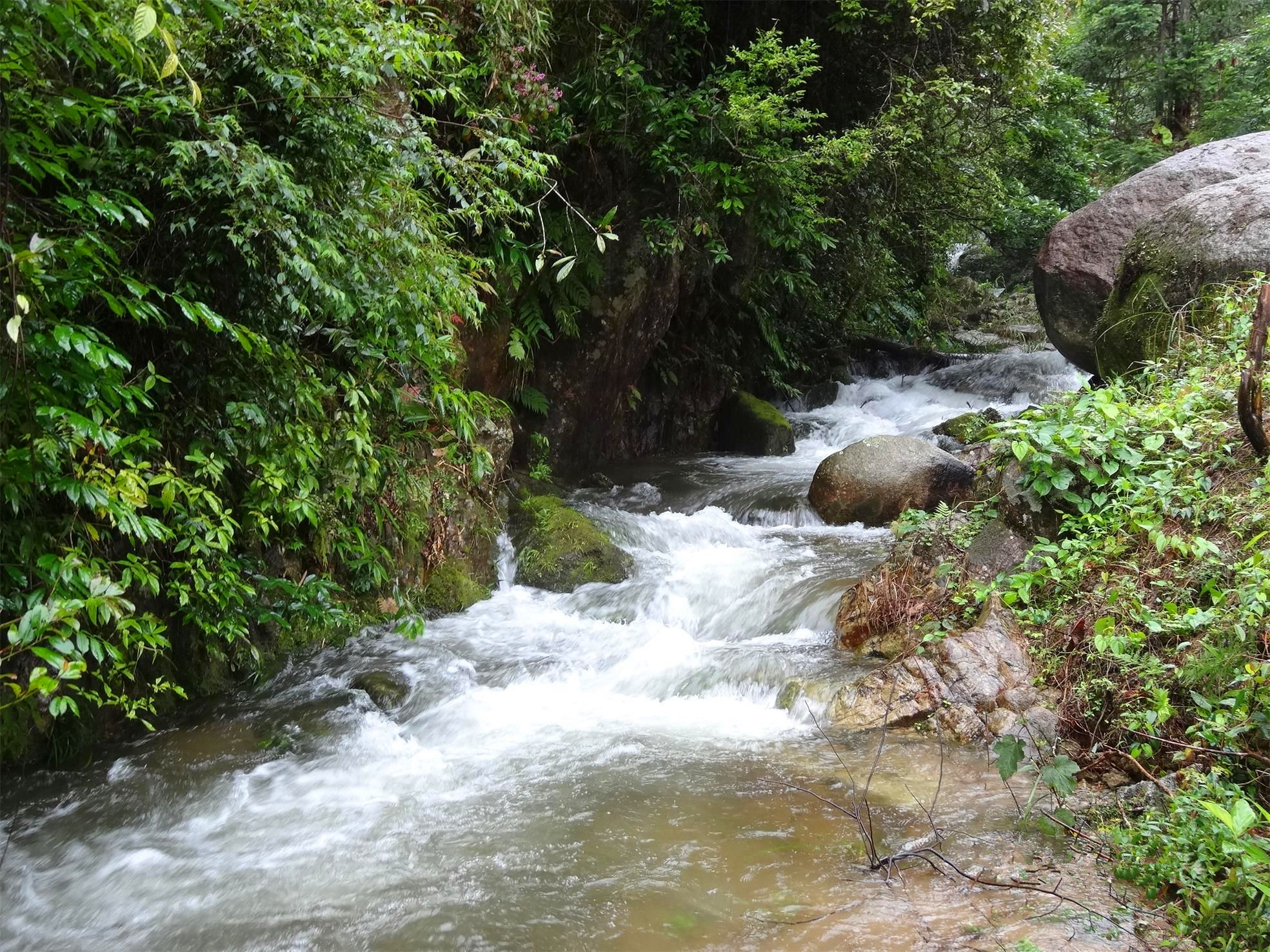 徒步江华香草源游记