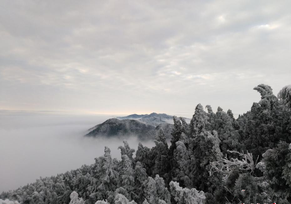 衡山現霧凇雲海猶如天宮瓊樓玉宇