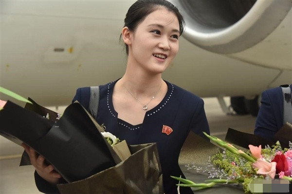 朝鲜空姐亮相中国被称原生态美女