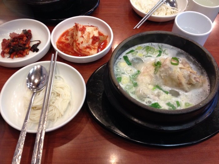 首尔美食-高丽参鸡汤(市厅本店)