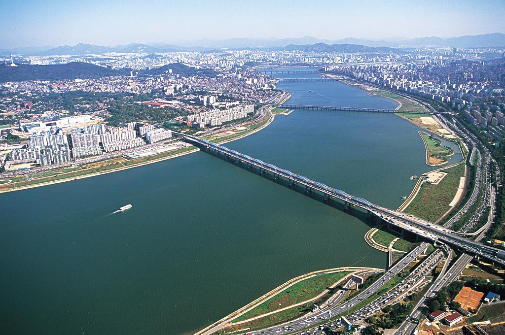摘自百度百科汉江是朝鲜半岛一条主要河流,也是朝鲜半岛上第四长的