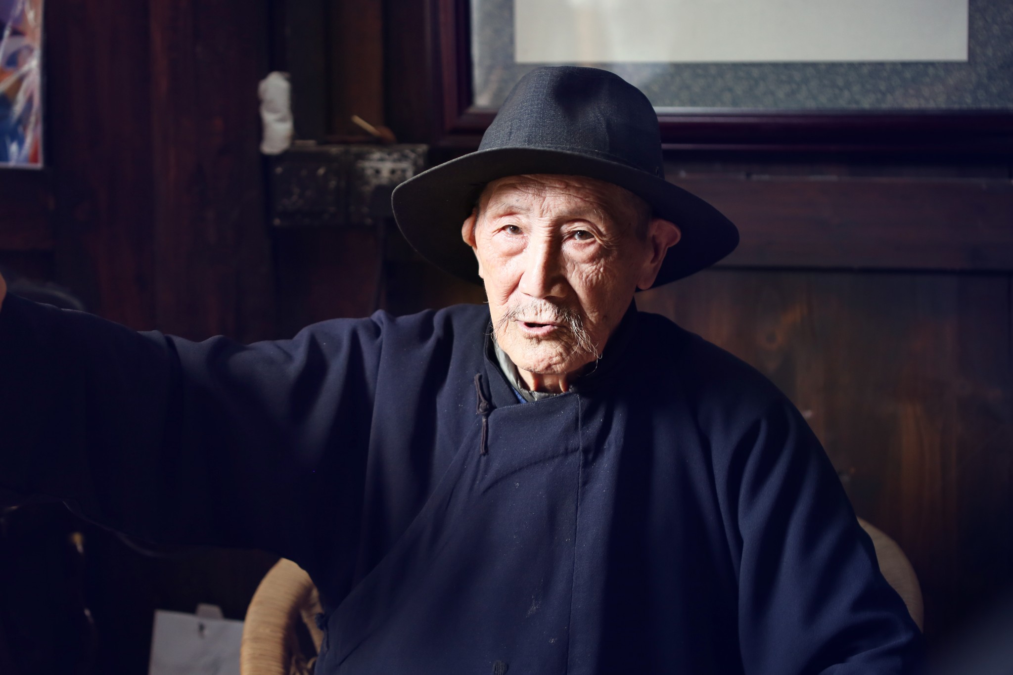 土城袍哥,分为清水袍哥和浑水袍哥.