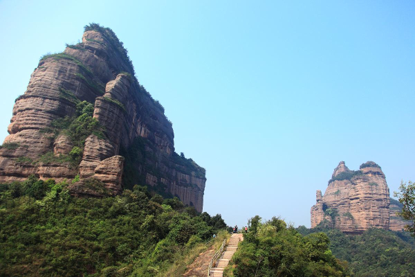 巴寨為丹霞山最高峰,經歷代土王,盜賊修繕,成為粵北戰亂時代著名的