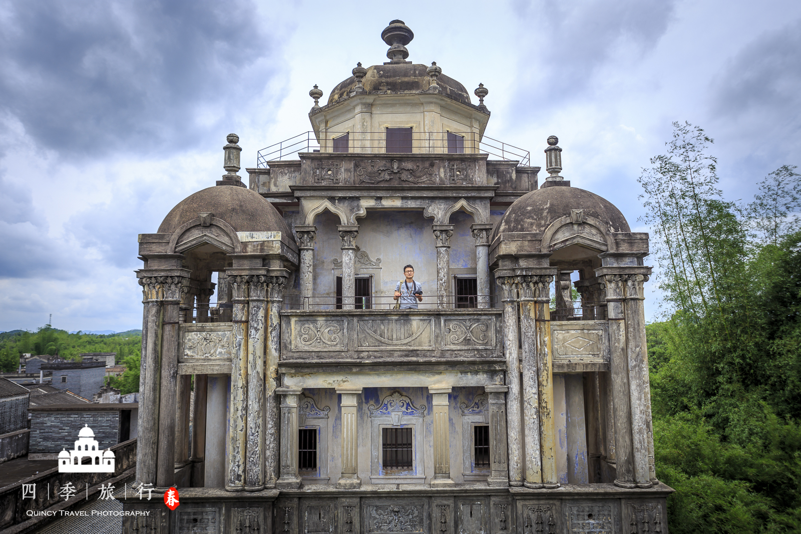 升峰楼采用了古 罗马 混合柱式和拜占庭式的